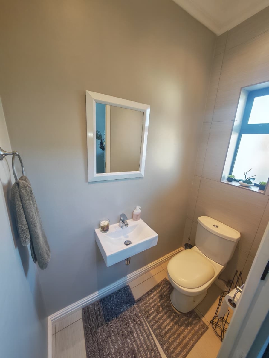 3 Bedroom Property for Sale in Myburgh Park Western Cape